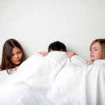 女人用私密皂是出轨吗,出轨的信号还是个人护理的选择？