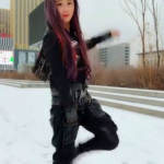 双截棍超酷的小姐姐,酷炫小姐姐演绎武侠风潮