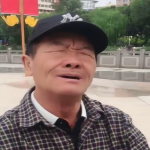 网红大爷唱歌,一曲成名传遍大江南北